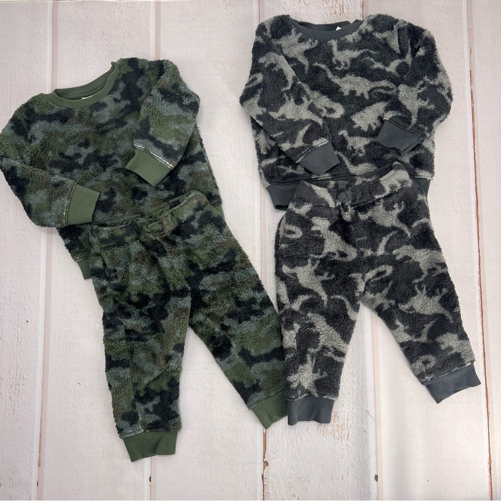Toddler Boys Sweater and Pants bundle Size 2T